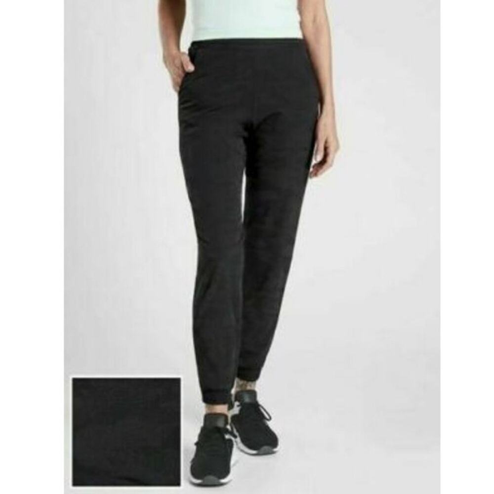 Athleta Brooklyn texturized camo jogger black size 2â